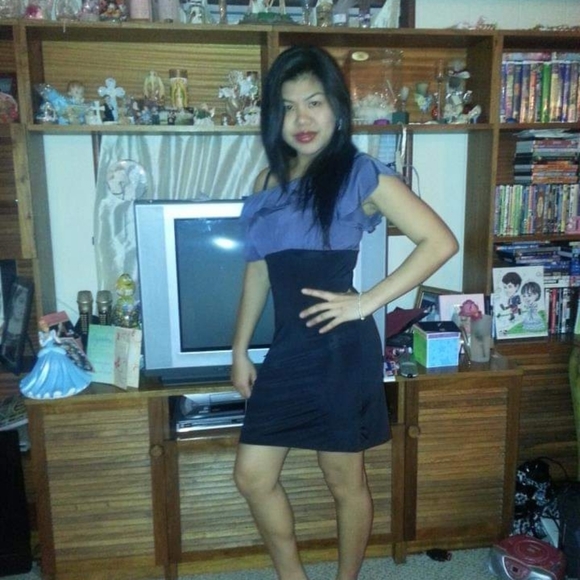 💥Host Pick💥 Beautiful on/off shoulder dress - Picture 5 of 6